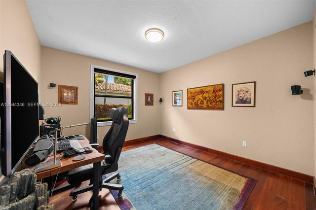 2982 E Lake Vista Cir, Davie, FL 33328
