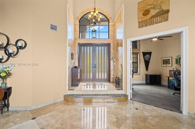 2982 E Lake Vista Cir, Davie, FL 33328