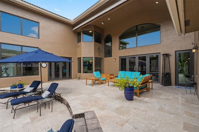 2982 E Lake Vista Cir, Davie, FL 33328