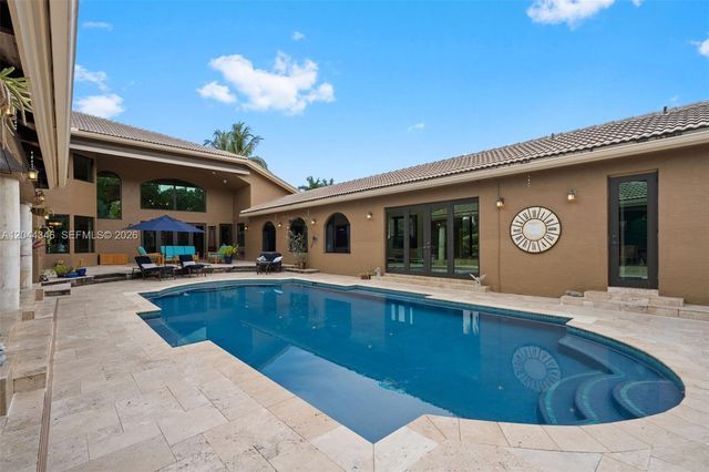 2982 E Lake Vista Cir, Davie, FL 33328