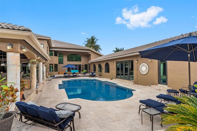 2982 E Lake Vista Cir, Davie, FL 33328