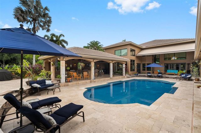 2982 E Lake Vista Cir, Davie, FL 33328