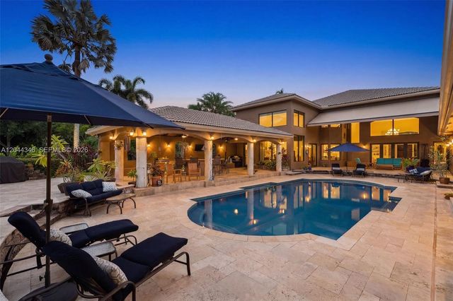 2982 E Lake Vista Cir, Davie, FL 33328