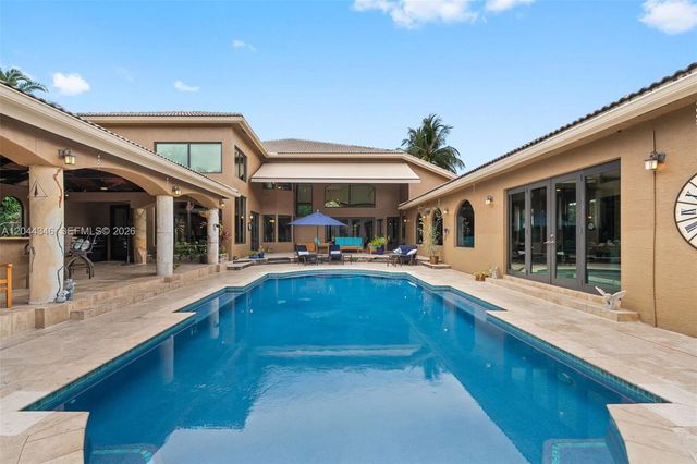 2982 E Lake Vista Cir, Davie, FL 33328