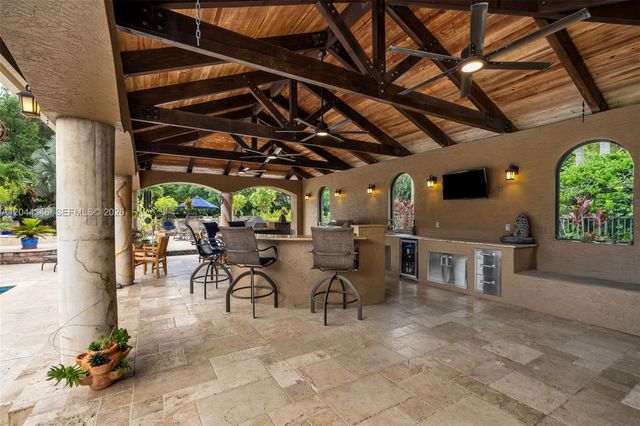 2982 E Lake Vista Cir, Davie, FL 33328