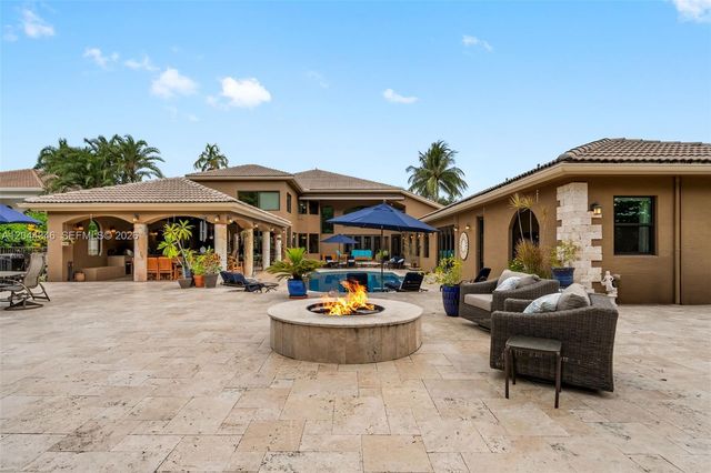 2982 E Lake Vista Cir, Davie, FL 33328