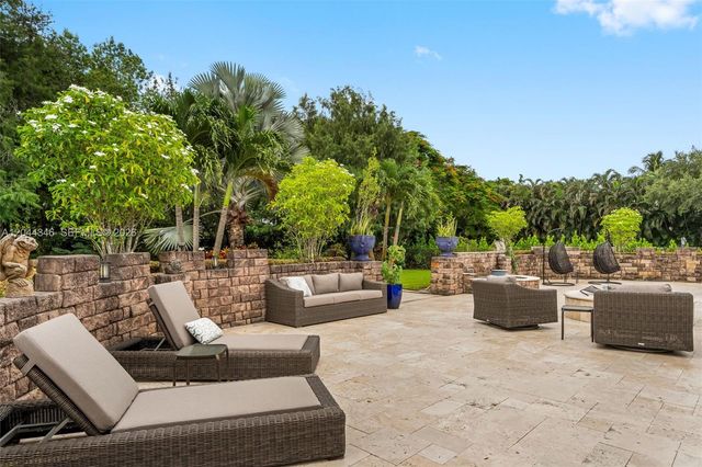2982 E Lake Vista Cir, Davie, FL 33328