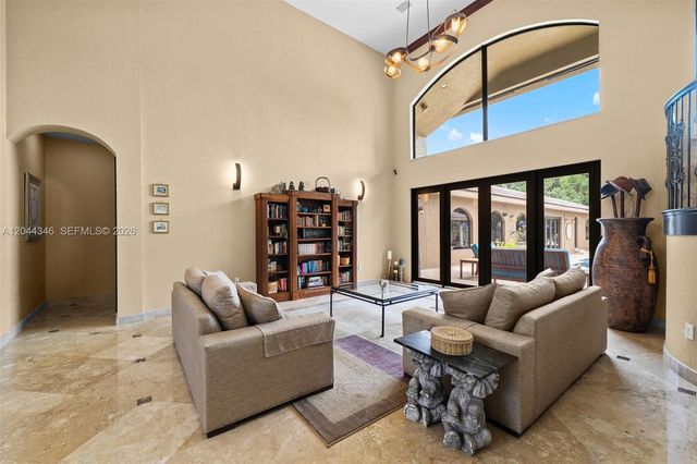 2982 E Lake Vista Cir, Davie, FL 33328