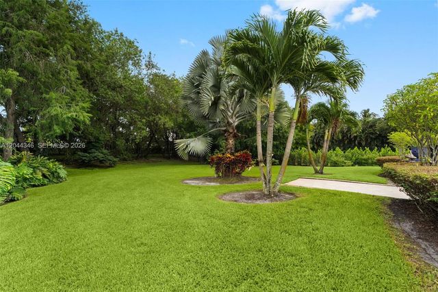 2982 E Lake Vista Cir, Davie, FL 33328