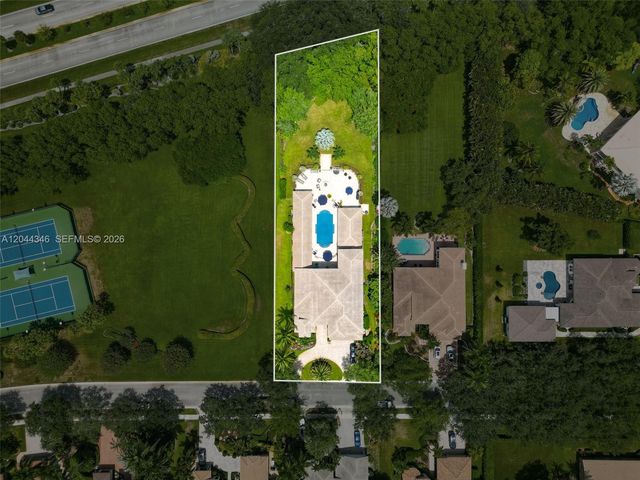 2982 E Lake Vista Cir, Davie, FL 33328