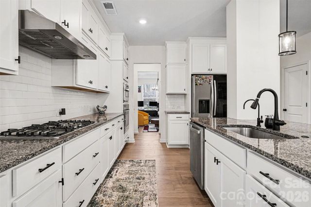 7116 Glenroe Drive, Huntersville, NC 28078