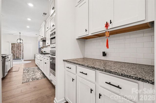 7116 Glenroe Drive, Huntersville, NC 28078