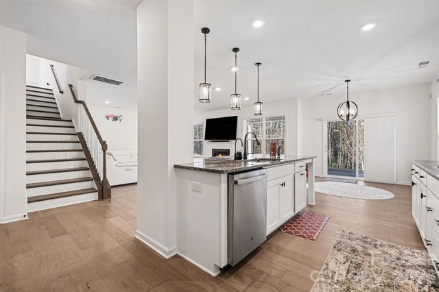 7116 Glenroe Drive, Huntersville, NC 28078