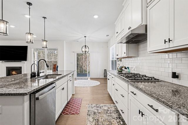 7116 Glenroe Drive, Huntersville, NC 28078