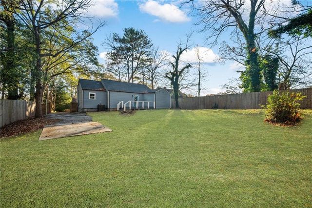 1901 Maywood NW Place, Atlanta, GA 30318