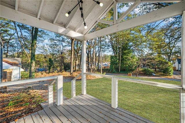 1901 Maywood NW Place, Atlanta, GA 30318