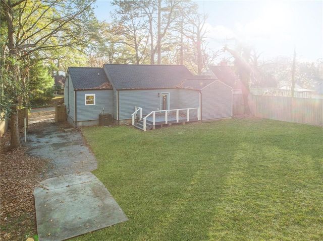 1901 Maywood NW Place, Atlanta, GA 30318