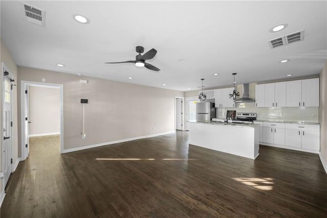 1901 Maywood NW Place, Atlanta, GA 30318