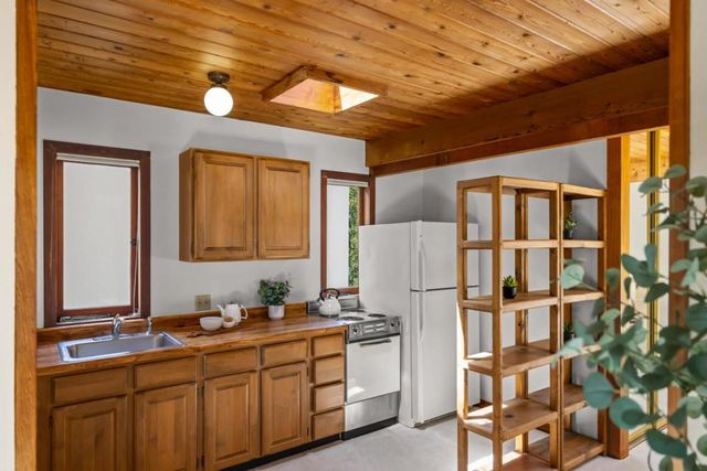 Corona Road, Carmel Highlands, CA 93923