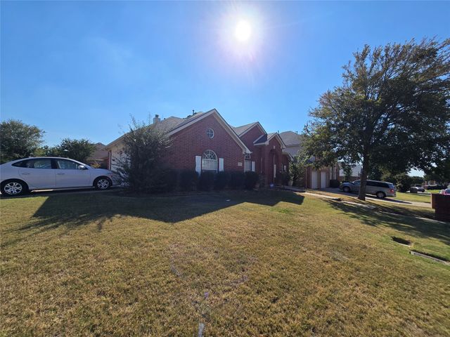 5213 Meadowland Drive, Fort Worth, TX 76123
