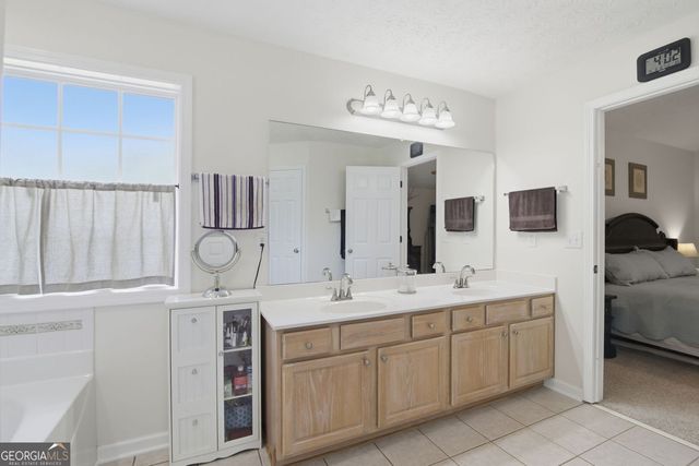 1408 Hidden Cove, Loganville, GA 30052