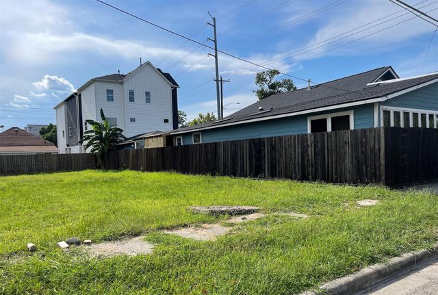 2417 Mckee Street, Houston, TX 77009
