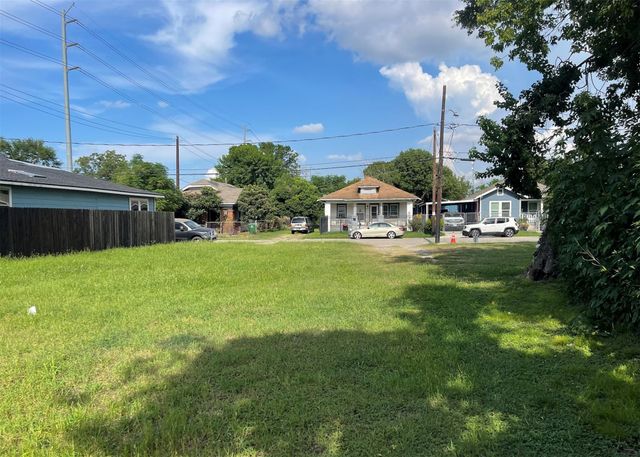 2417 Mckee Street, Houston, TX 77009