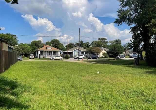 2417 Mckee Street, Houston, TX 77009