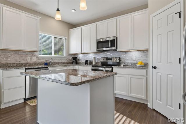 368 Cottage Grove Drive, Wentzville, MO 63385