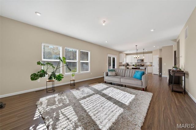 368 Cottage Grove Drive, Wentzville, MO 63385