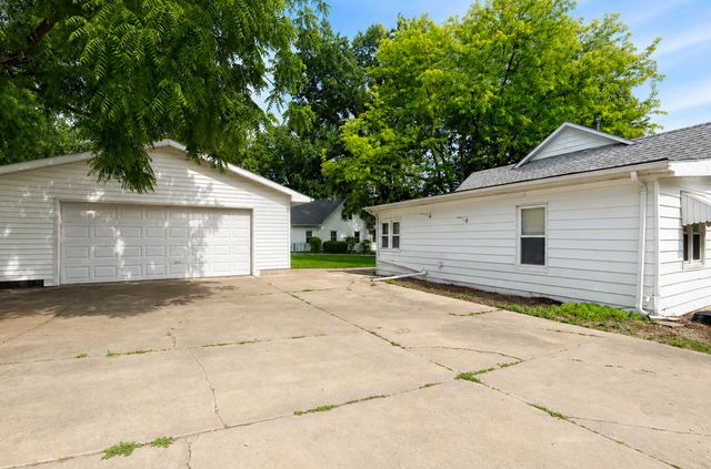 1011 Mckinley Avenue, Des Moines, IA 50315