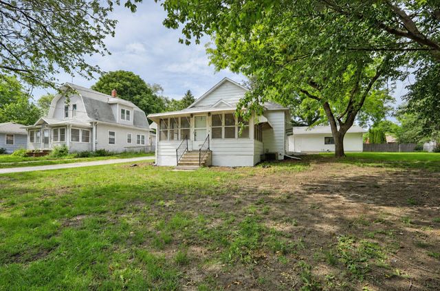 1011 Mckinley Avenue, Des Moines, IA 50315