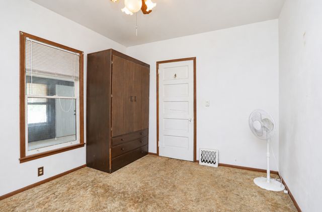 1011 Mckinley Avenue, Des Moines, IA 50315