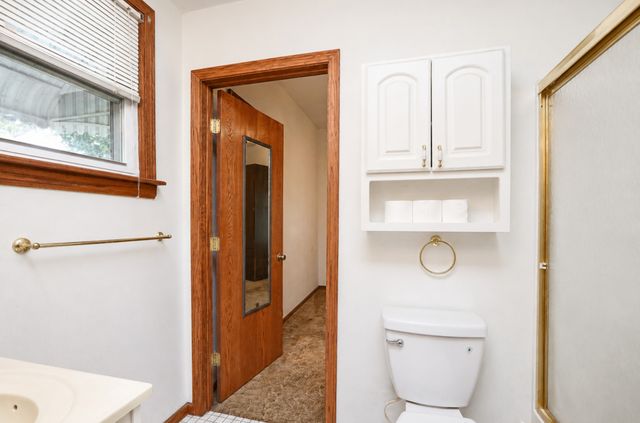 1011 Mckinley Avenue, Des Moines, IA 50315