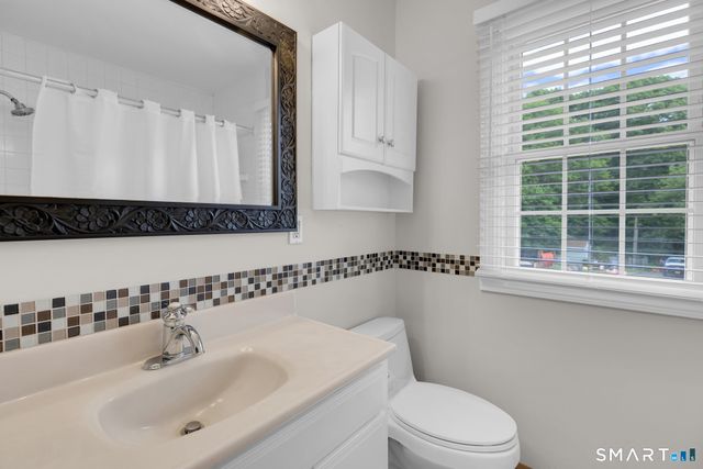 102 Salem Walk 102, Milford, CT 06460