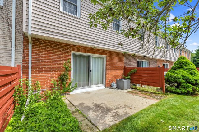 102 Salem Walk 102, Milford, CT 06460