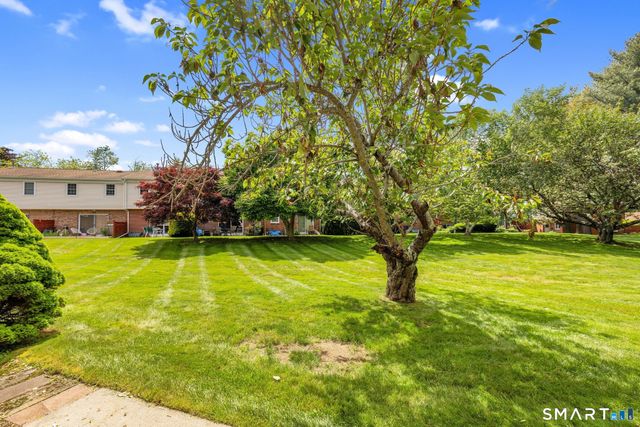 102 Salem Walk 102, Milford, CT 06460