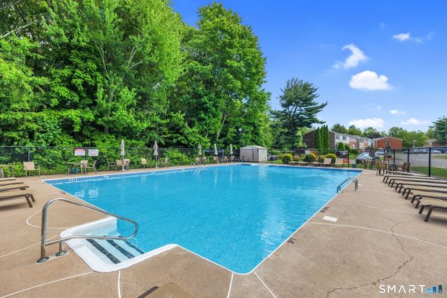 102 Salem Walk 102, Milford, CT 06460