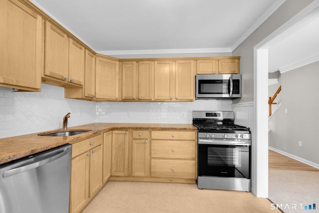 102 Salem Walk 102, Milford, CT 06460