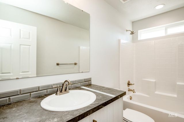 1707 N Birch St, Jerome, ID 83338