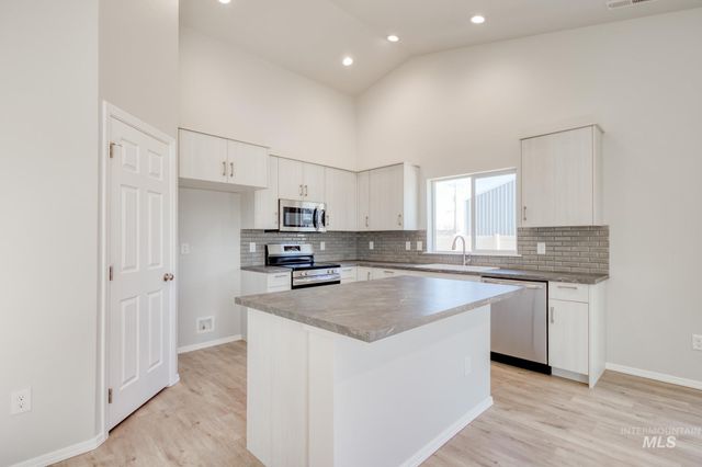 1707 N Birch St, Jerome, ID 83338