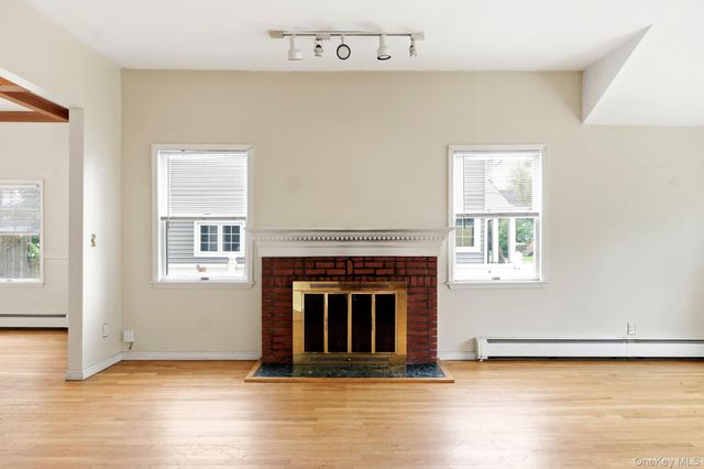 105 N Corona Avenue, Valley Stream, NY 11580