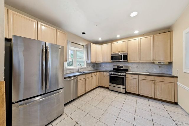 105 N Corona Avenue, Valley Stream, NY 11580