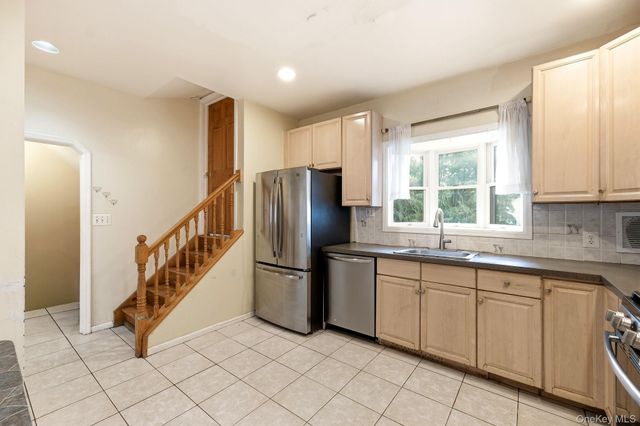105 N Corona Avenue, Valley Stream, NY 11580