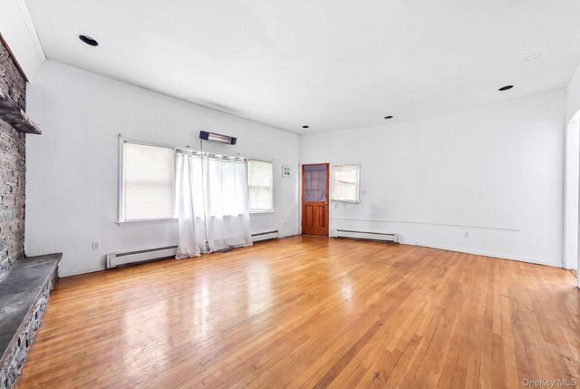 105 N Corona Avenue, Valley Stream, NY 11580