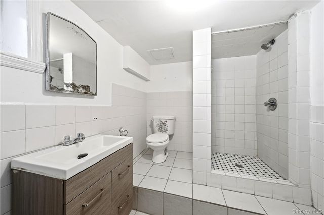 105 N Corona Avenue, Valley Stream, NY 11580