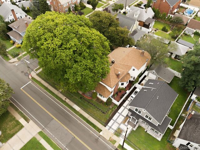 105 N Corona Avenue, Valley Stream, NY 11580