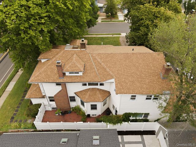 105 N Corona Avenue, Valley Stream, NY 11580