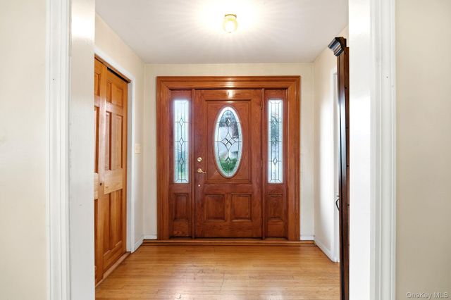 105 N Corona Avenue, Valley Stream, NY 11580