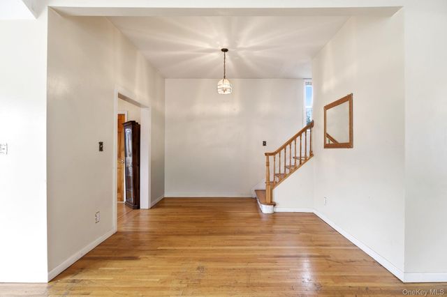 105 N Corona Avenue, Valley Stream, NY 11580